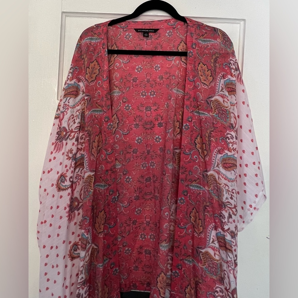 FIVE KIMONOS FOR THE PRICE OF ONE. One size or 1X  perfect cover up!
